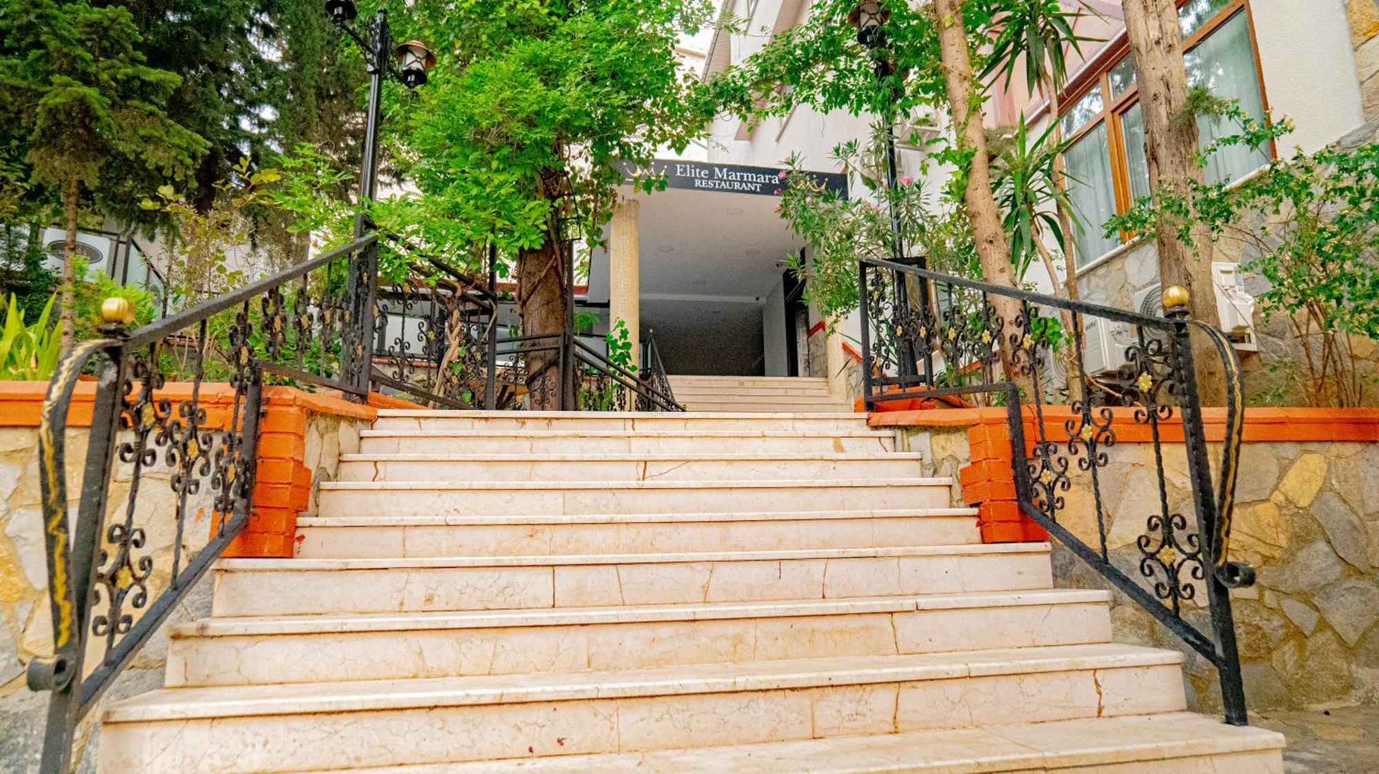 Elite Marmara Pansiyon Camlica Istanbul Exteriör bild